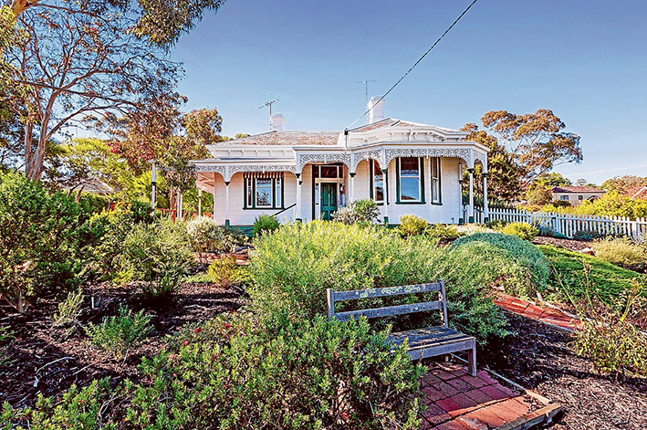 Historic place: Mossgiel in Bath St, Mornington, is on the market for the first time since the early 1960s. Picture courtesy Nicholas Lynch real estate