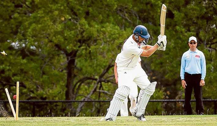 That sinking feeling:  Peninsula Old Boys rolled Sorrento for 212. They were chasing 297. Picture: Andrew Hurst
