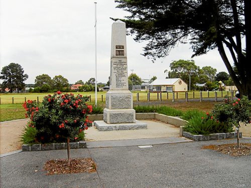 The Tyabb Memorial with the new metal flagpole