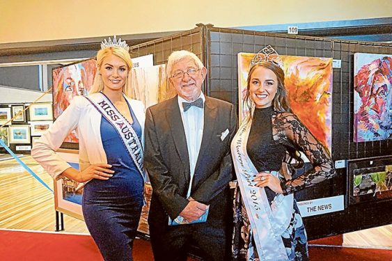 Show chairman John Renowden, with Miss Australia International Jessica Martini and Miss Western Port, Mikaela Fowler.