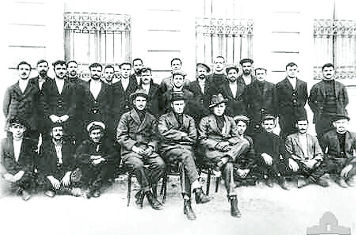 The AE2 crew at Belemedik POW camp.