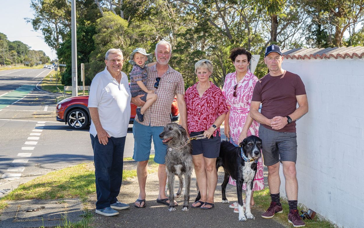 Mayor joins Mt Eliza locals in push for intersection upgrades